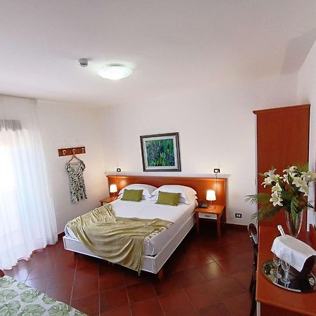 Best Western Hotel Martello LMP Buitenkant foto